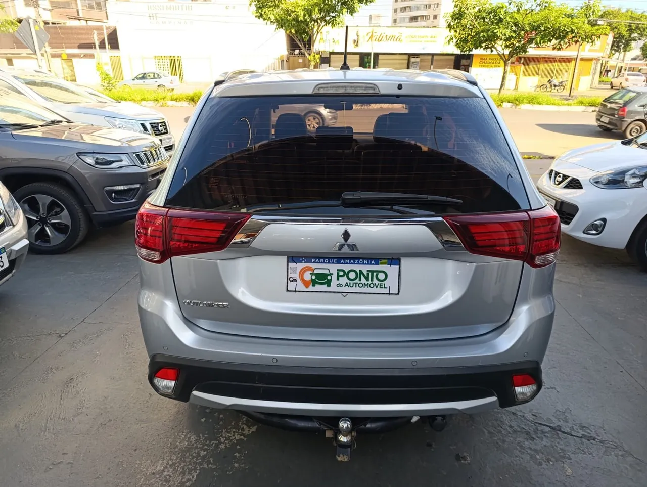 MITSUBISHI OUTLANDER