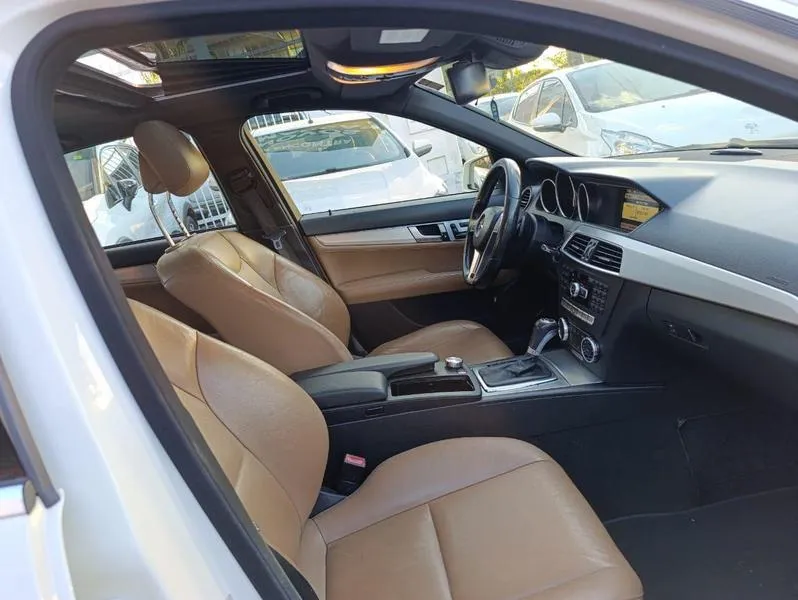 MERCEDES-BENZ C-250