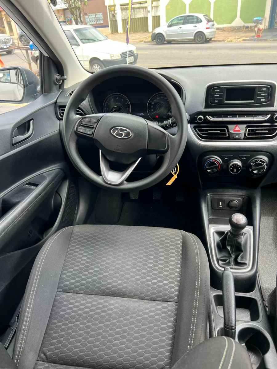 HYUNDAI HB20