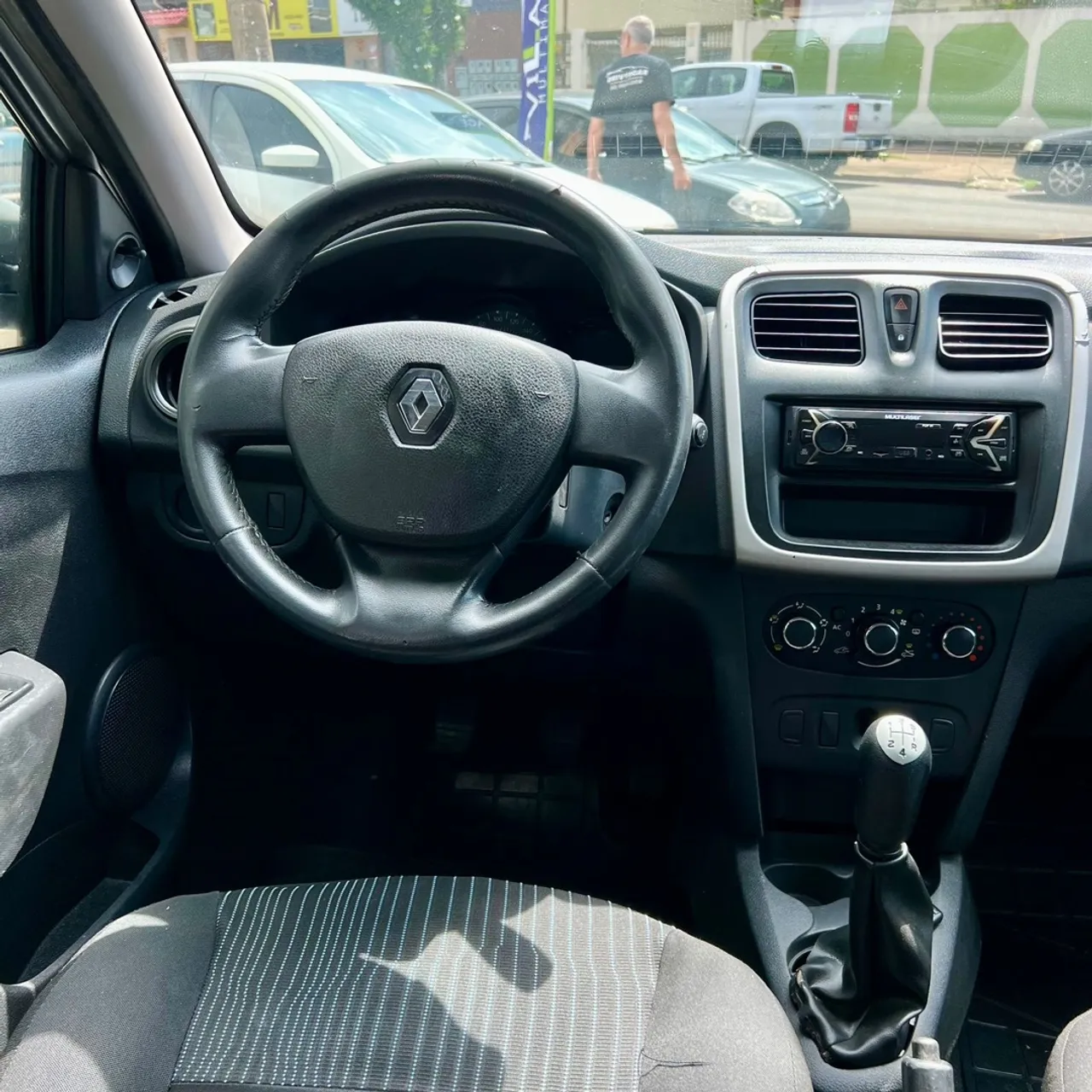 RENAULT SANDERO