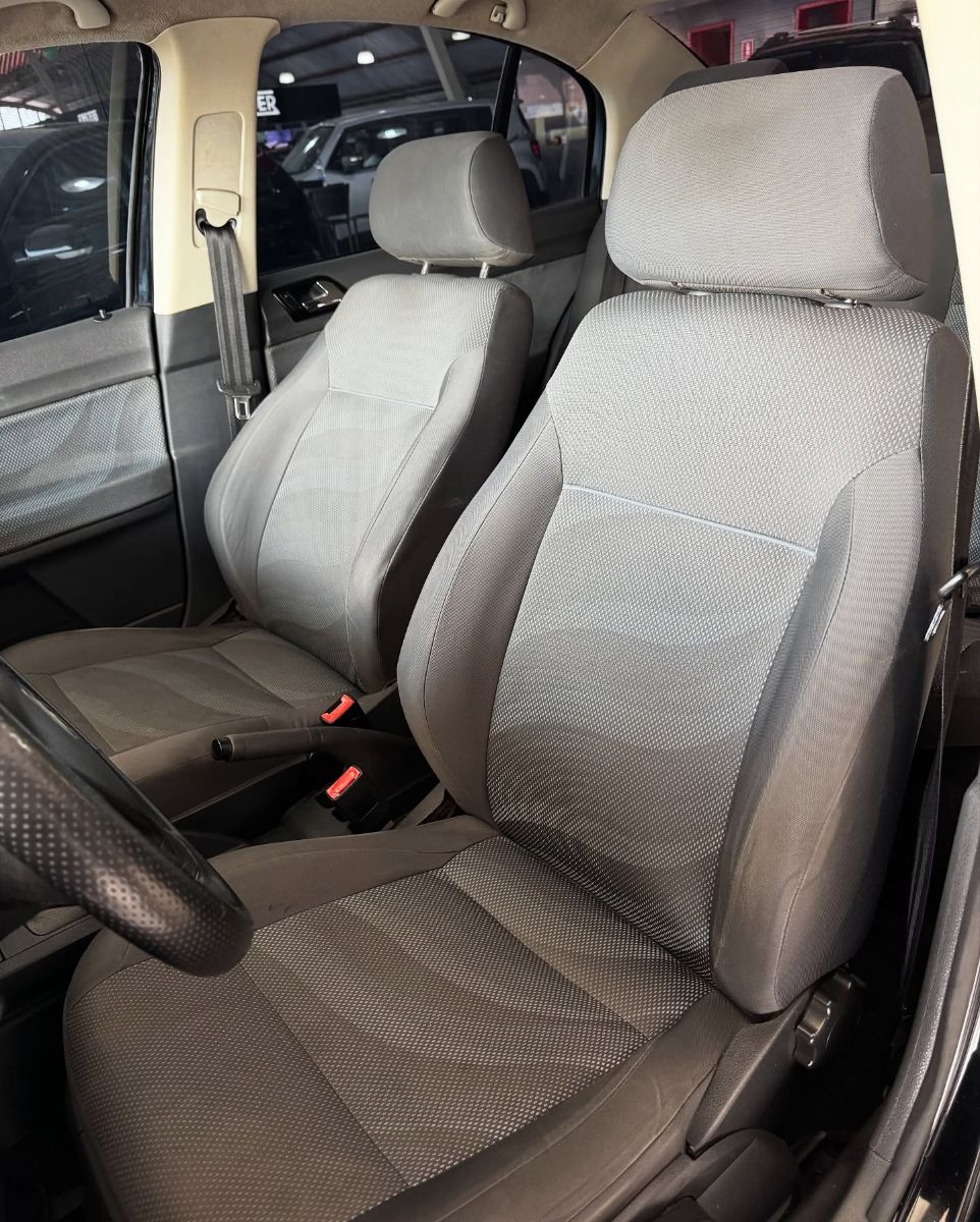 VW - VOLKSWAGEN POLO