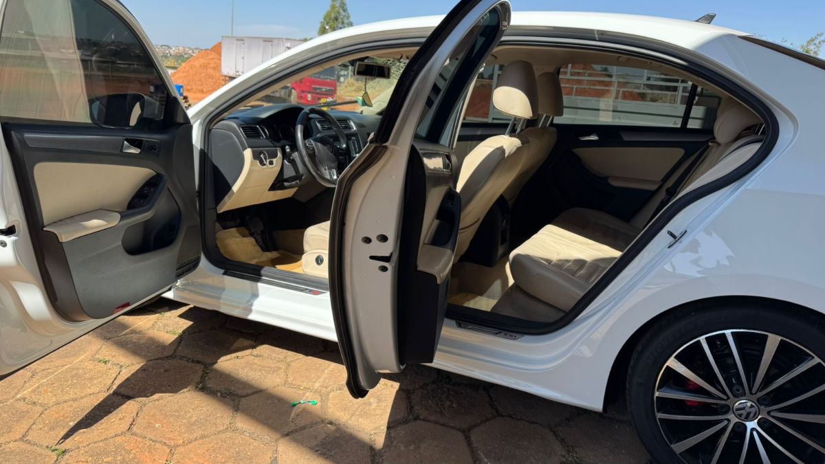 VW - VOLKSWAGEN JETTA