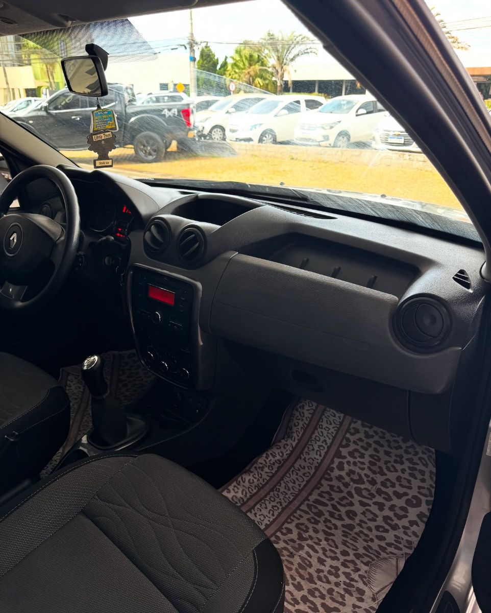 RENAULT DUSTER