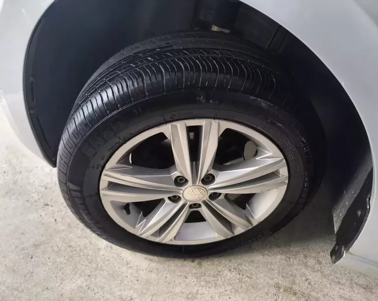 VW - VOLKSWAGEN POLO