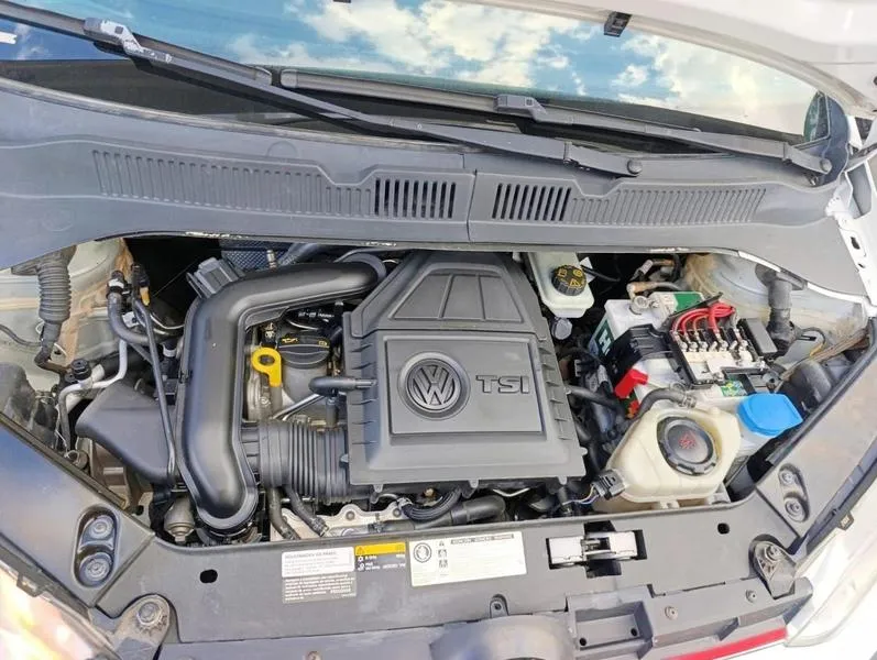 VW - VOLKSWAGEN UP!