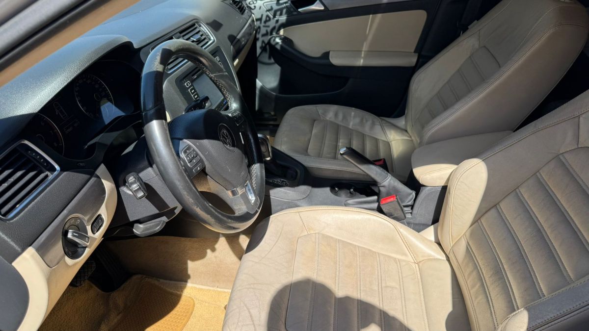 VW - VOLKSWAGEN JETTA
