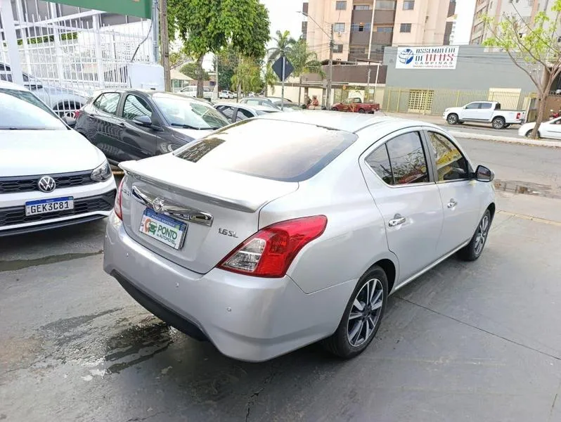 NISSAN VERSA