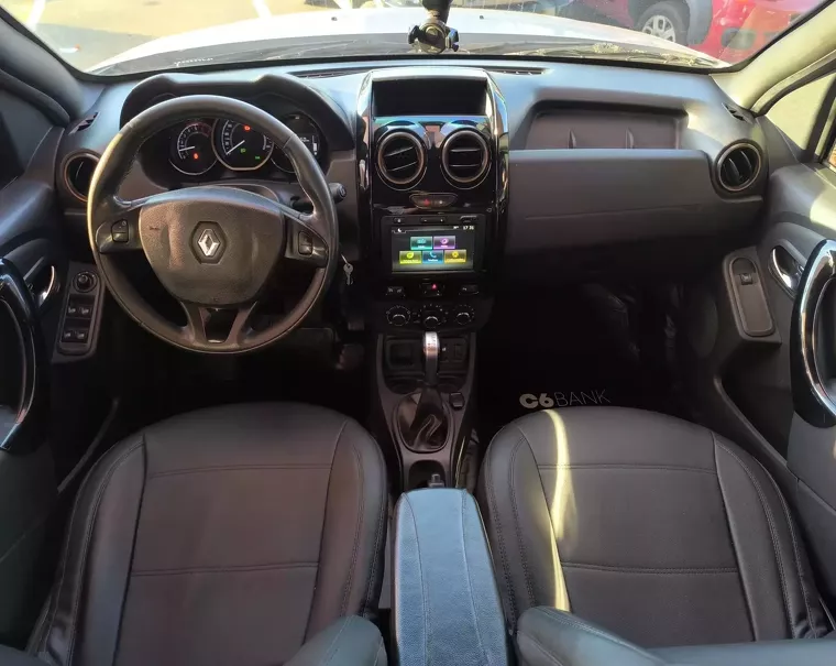 RENAULT DUSTER