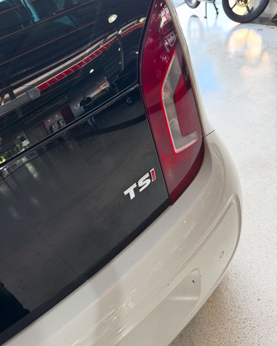 VW - VOLKSWAGEN UP!