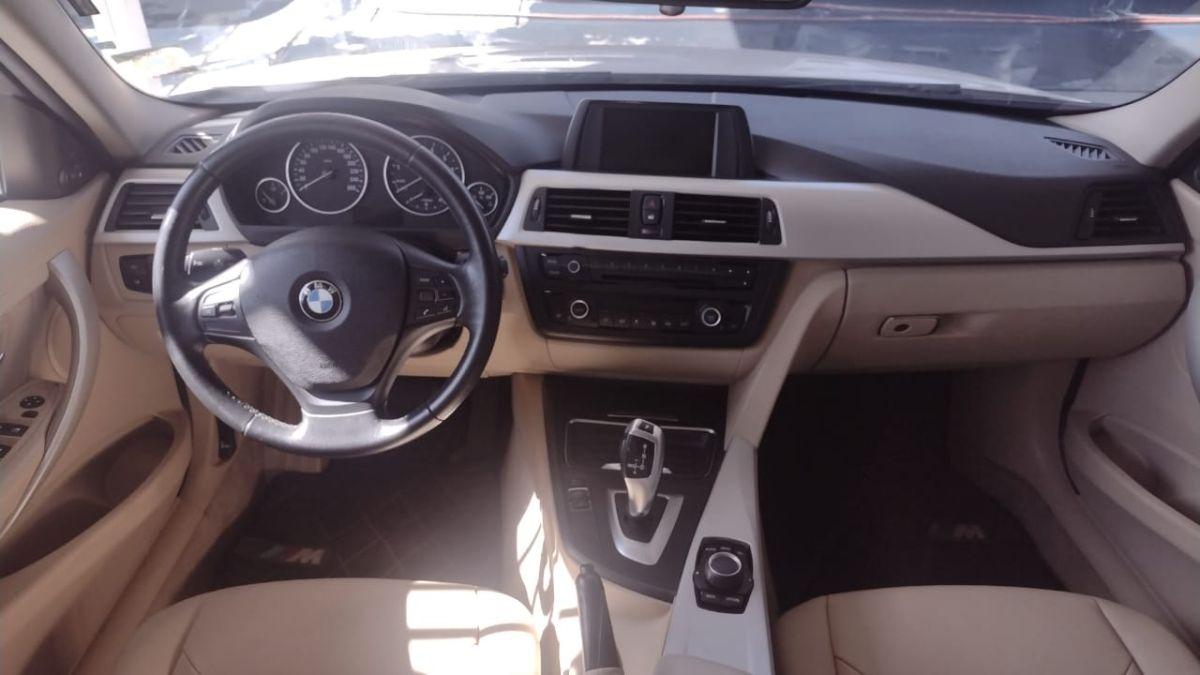 BMW 320I