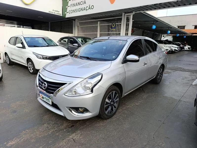 NISSAN VERSA
