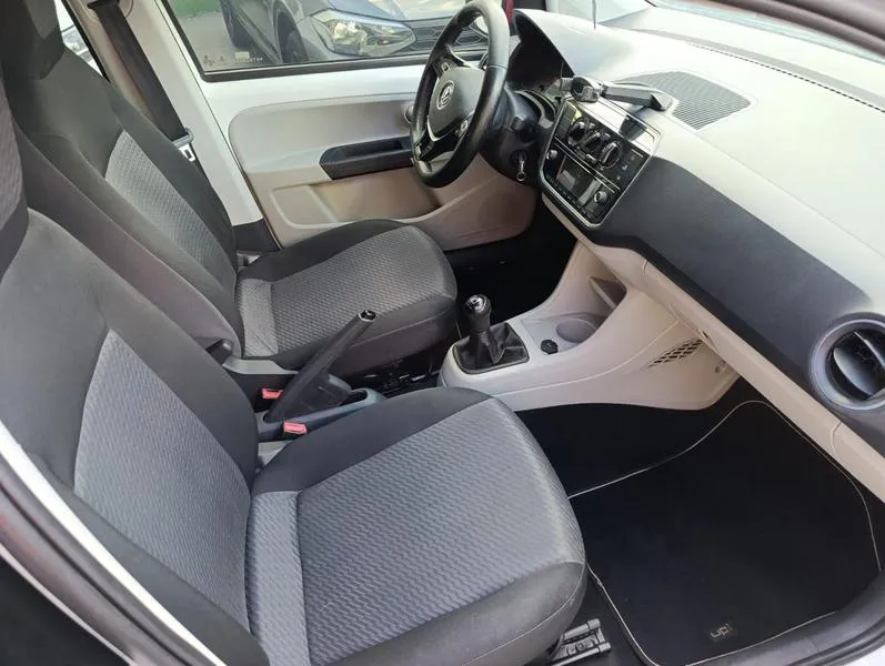 VW - VOLKSWAGEN UP!