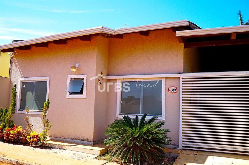 Cond. horizontal casa com 3 quartos à venda, 240.0m²