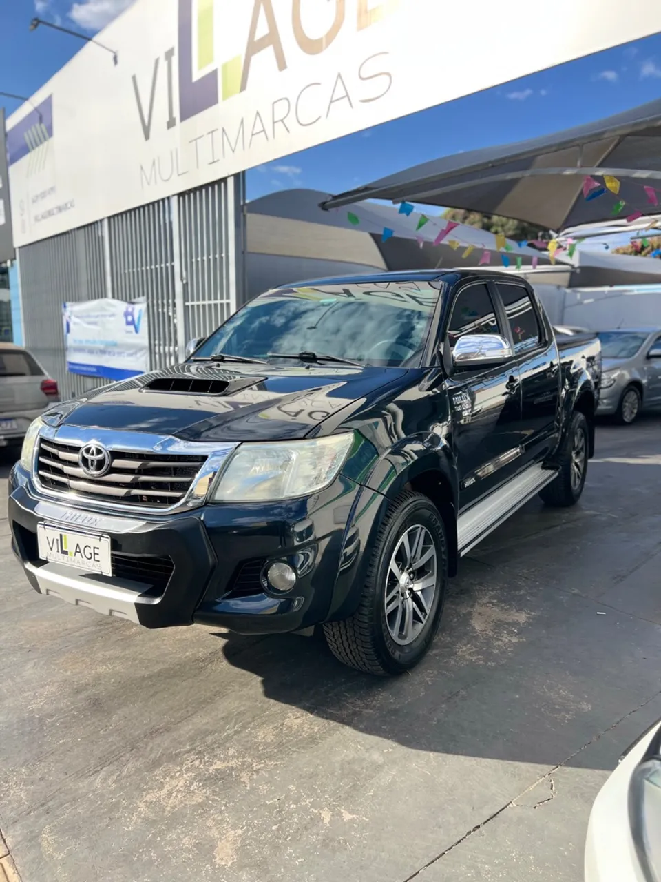 TOYOTA HILUX