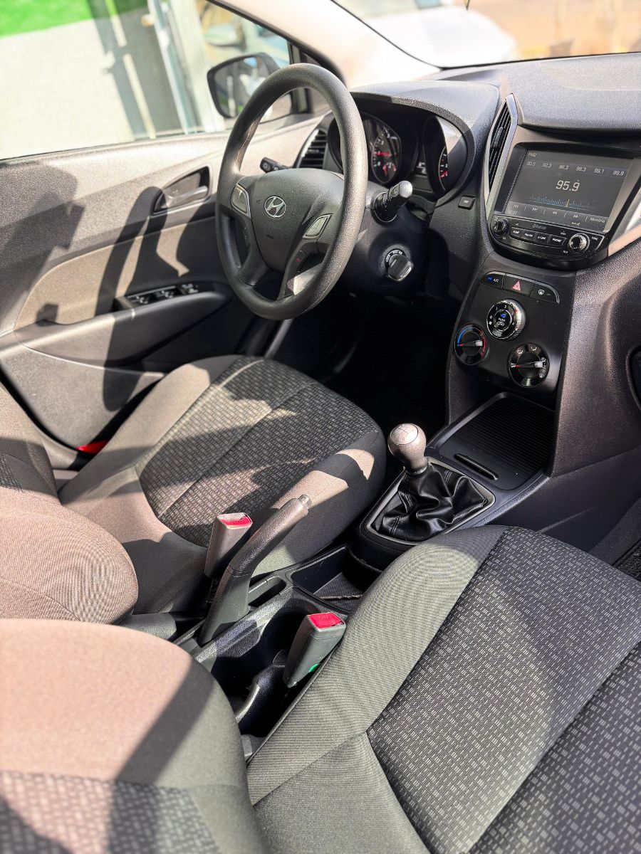 HYUNDAI HB20