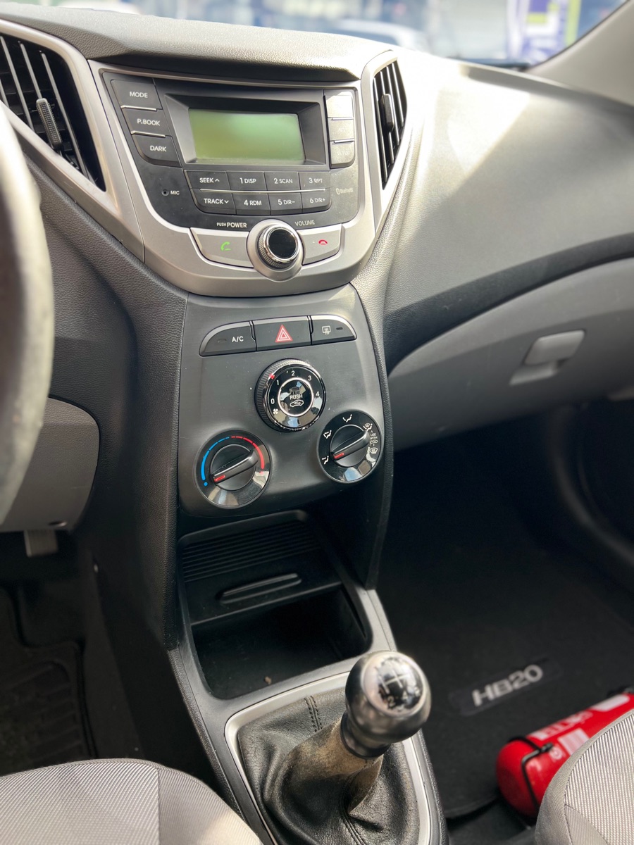 HYUNDAI HB20S