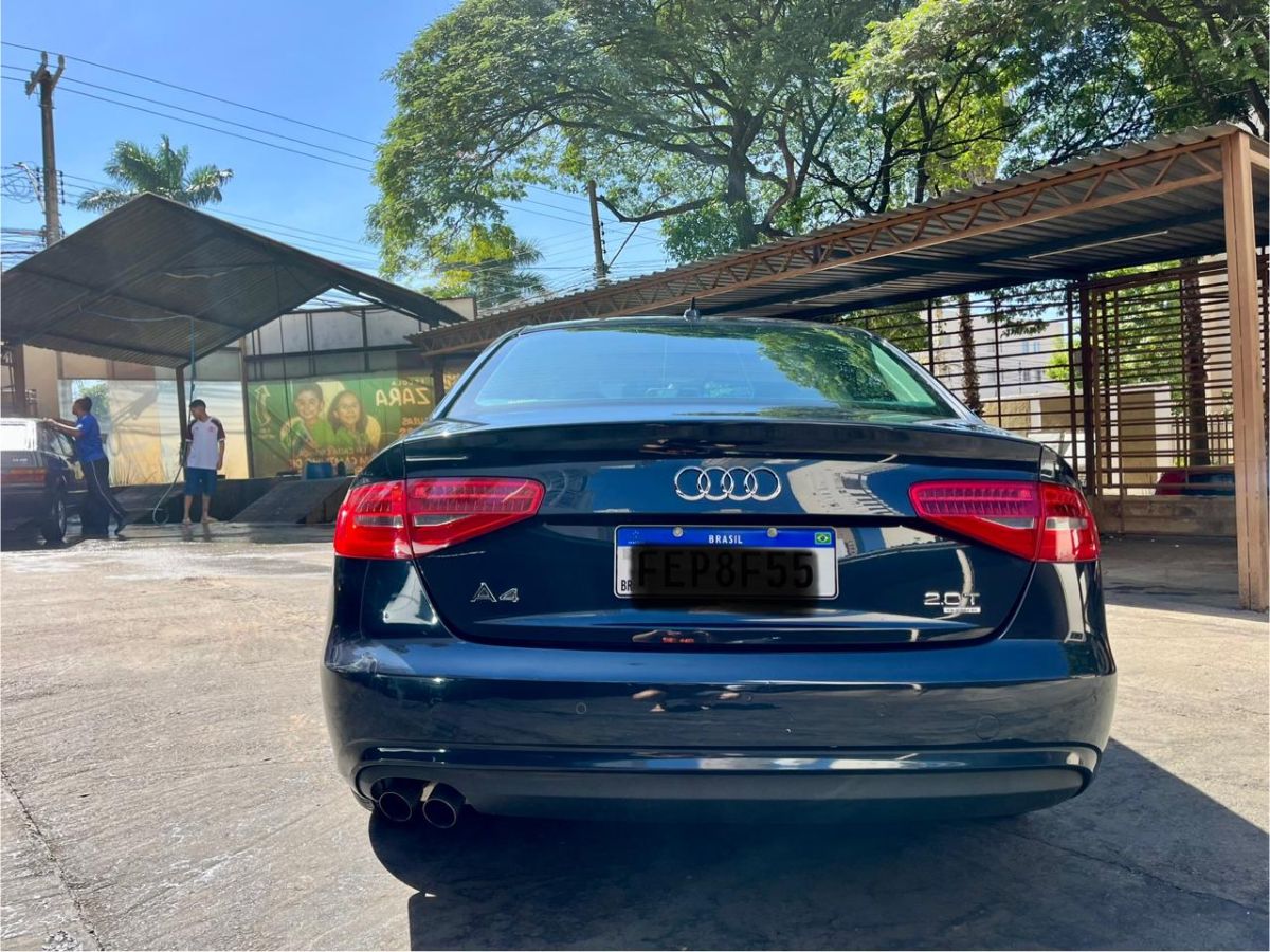 AUDI A4
