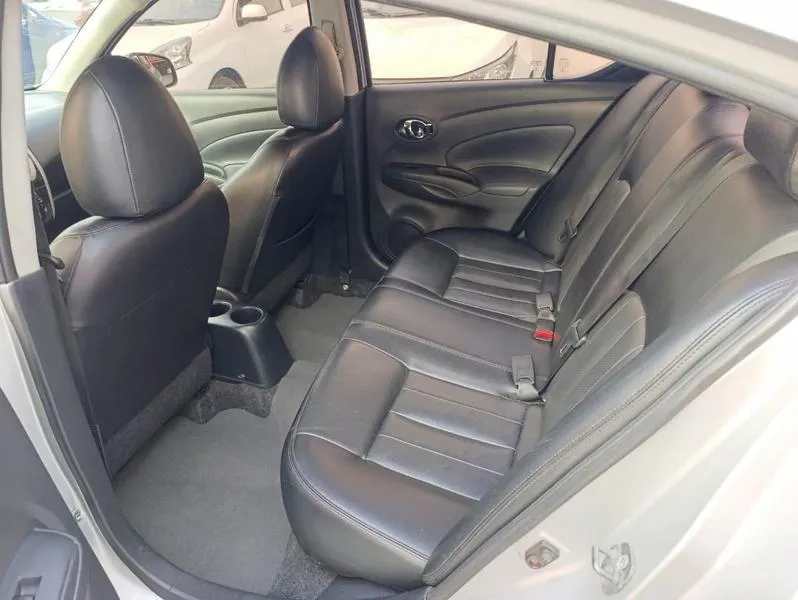 NISSAN VERSA