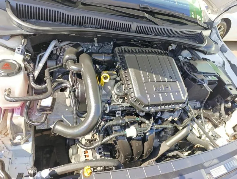 VW - VOLKSWAGEN POLO