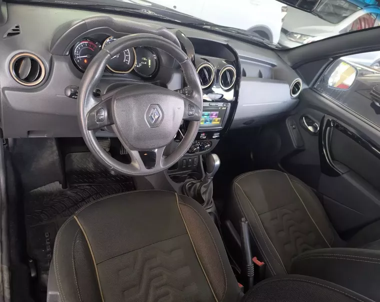 RENAULT DUSTER