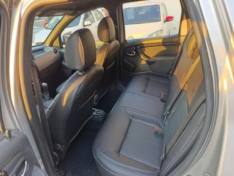 RENAULT DUSTER