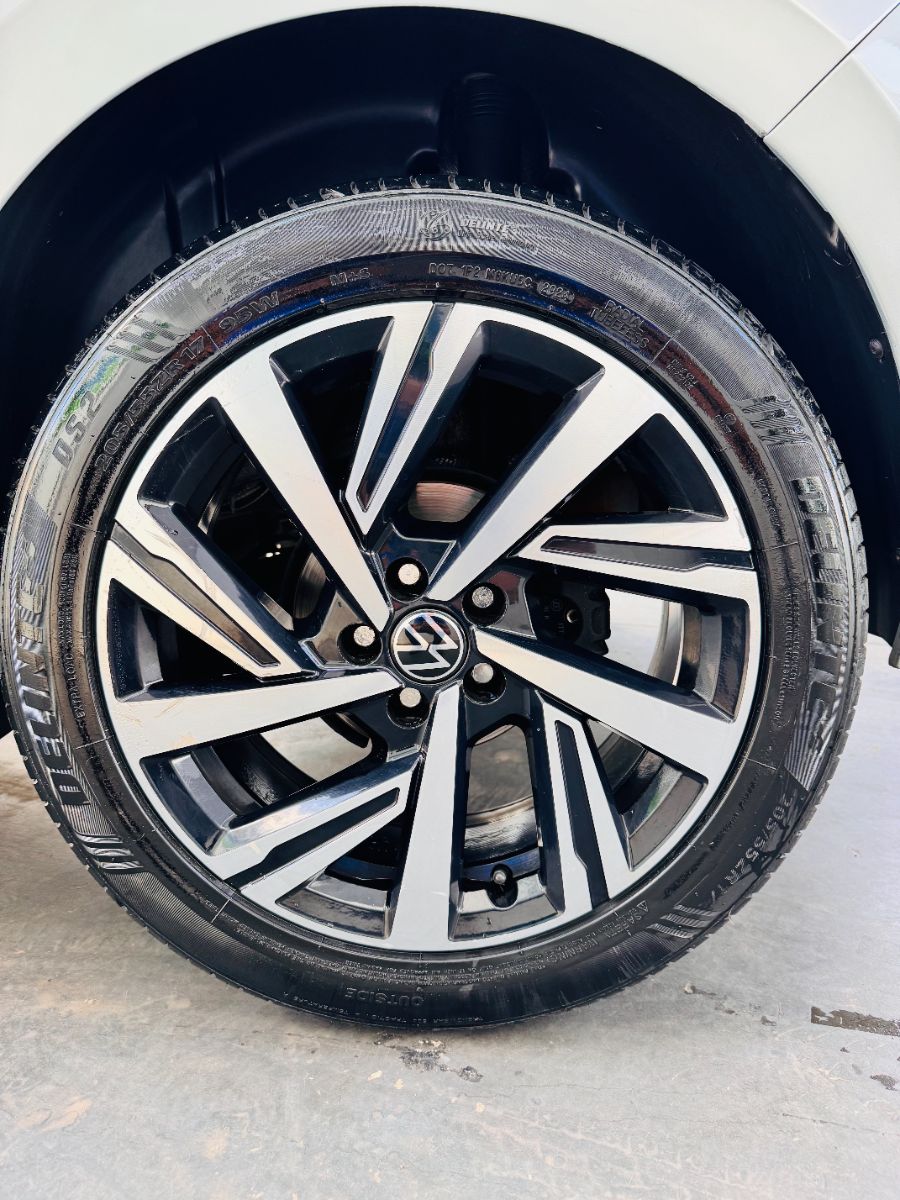 VW - VOLKSWAGEN POLO
