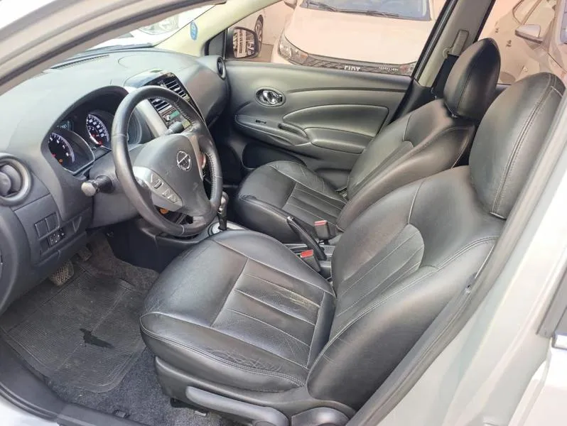 NISSAN VERSA