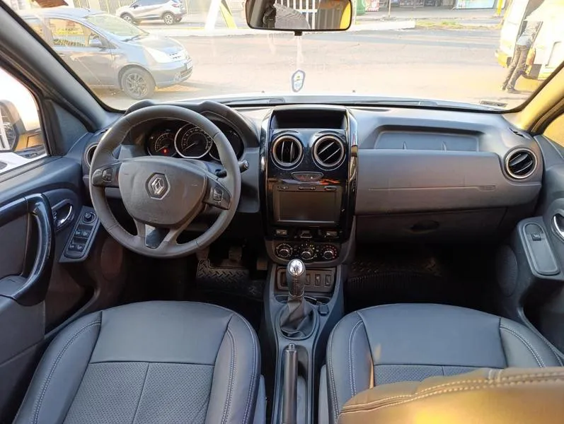 RENAULT DUSTER