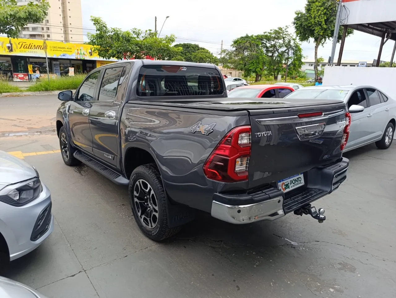 TOYOTA HILUX