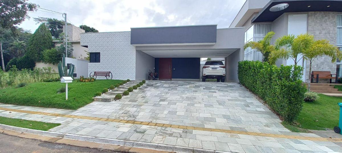 Cond. horizontal casa com 3 quartos à venda, 450.0m²