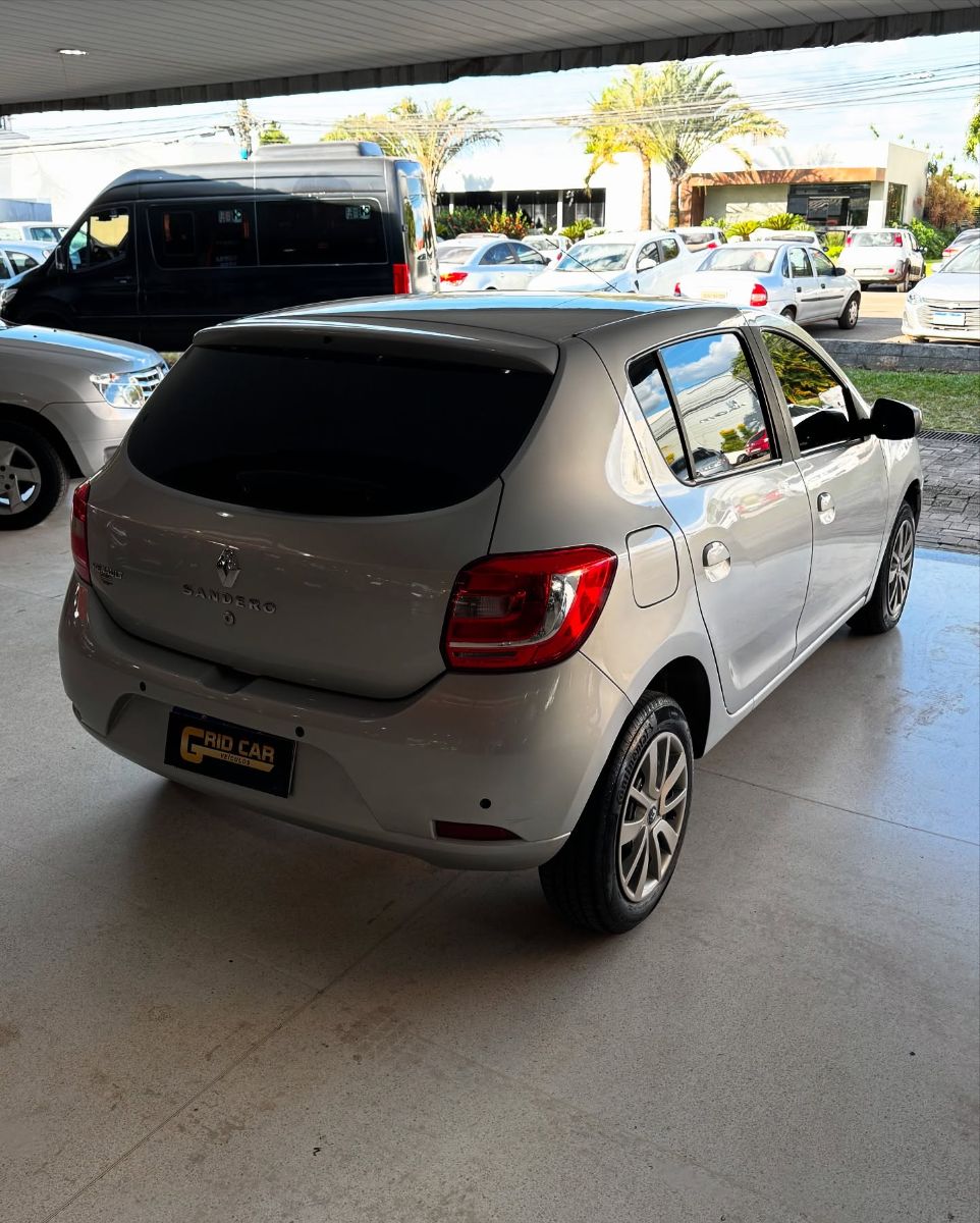RENAULT SANDERO