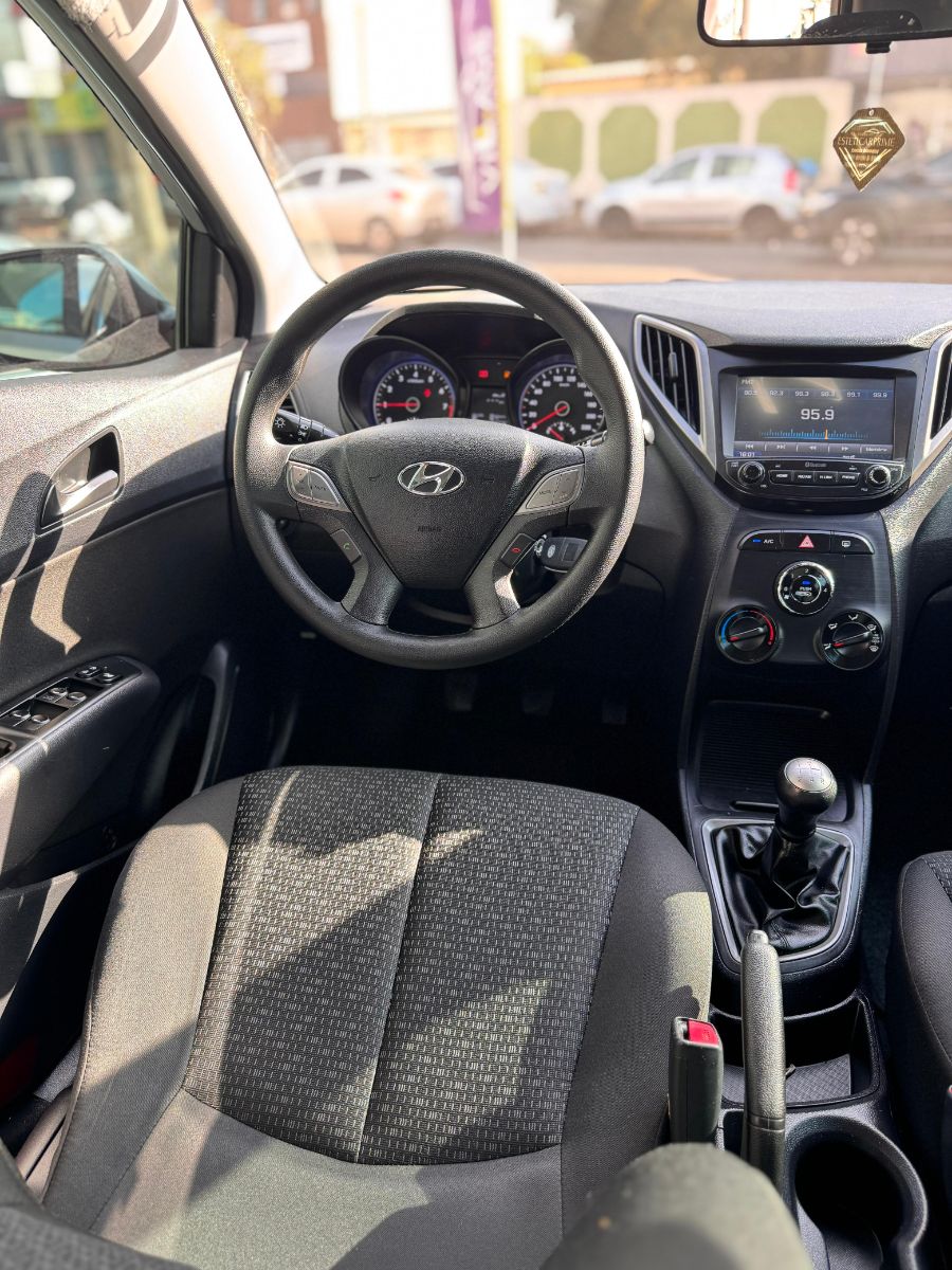 HYUNDAI HB20