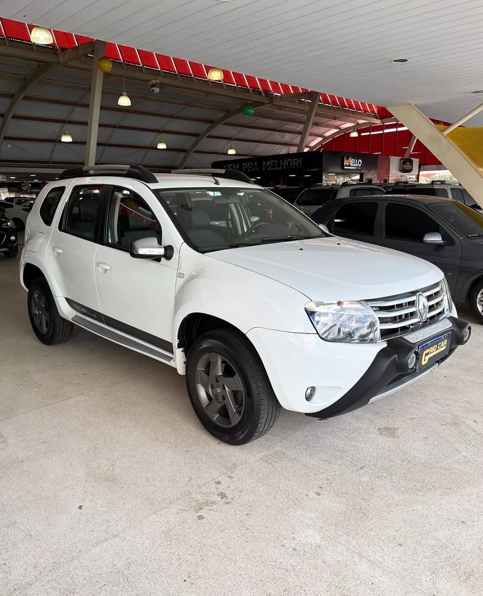 RENAULT DUSTER