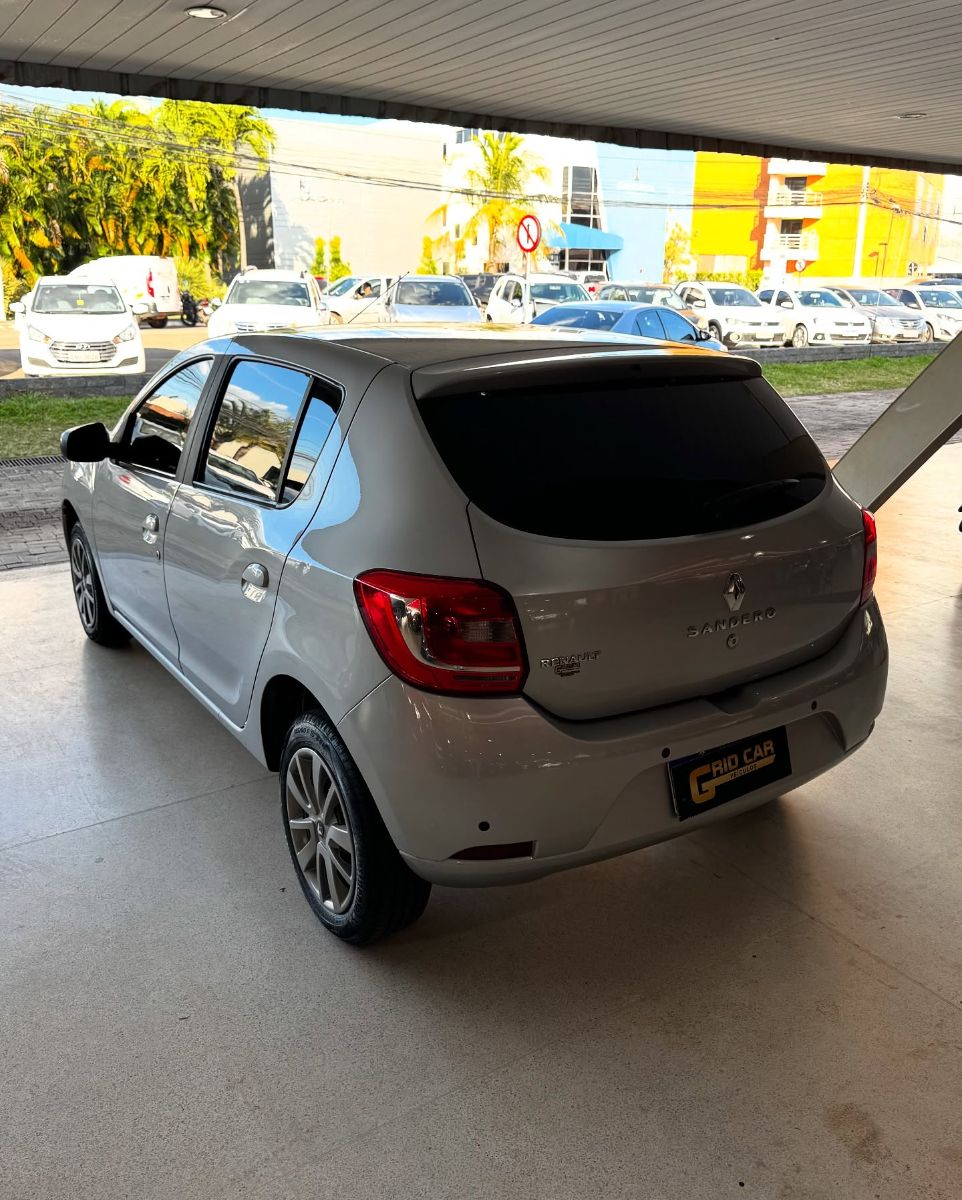 RENAULT SANDERO