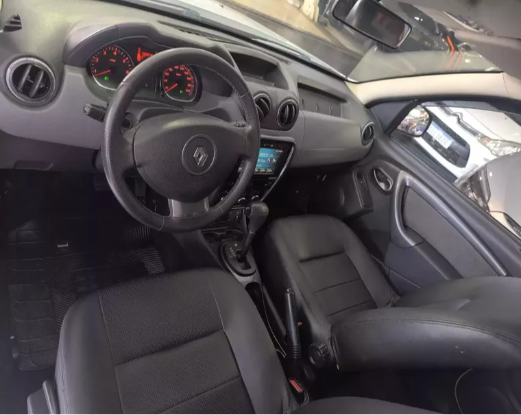 RENAULT DUSTER