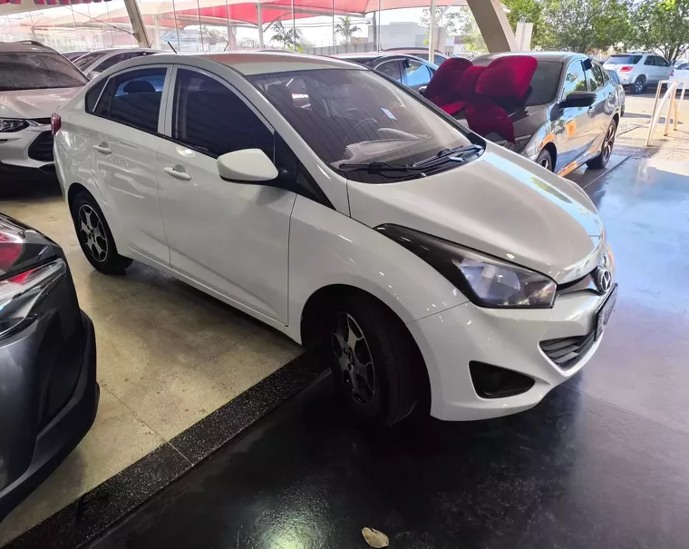 HYUNDAI HB20S