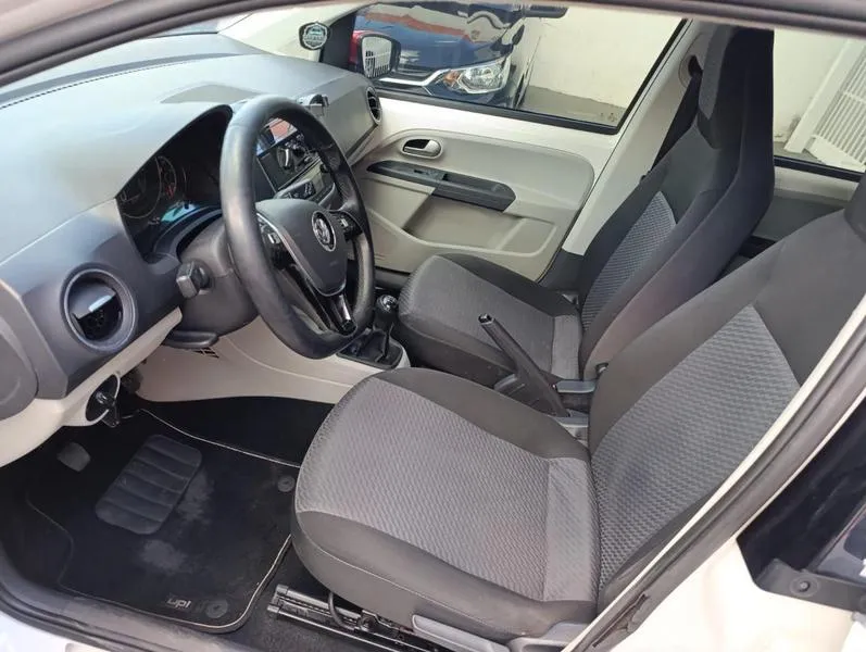 VW - VOLKSWAGEN UP!