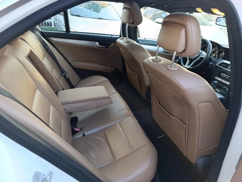MERCEDES-BENZ C-250