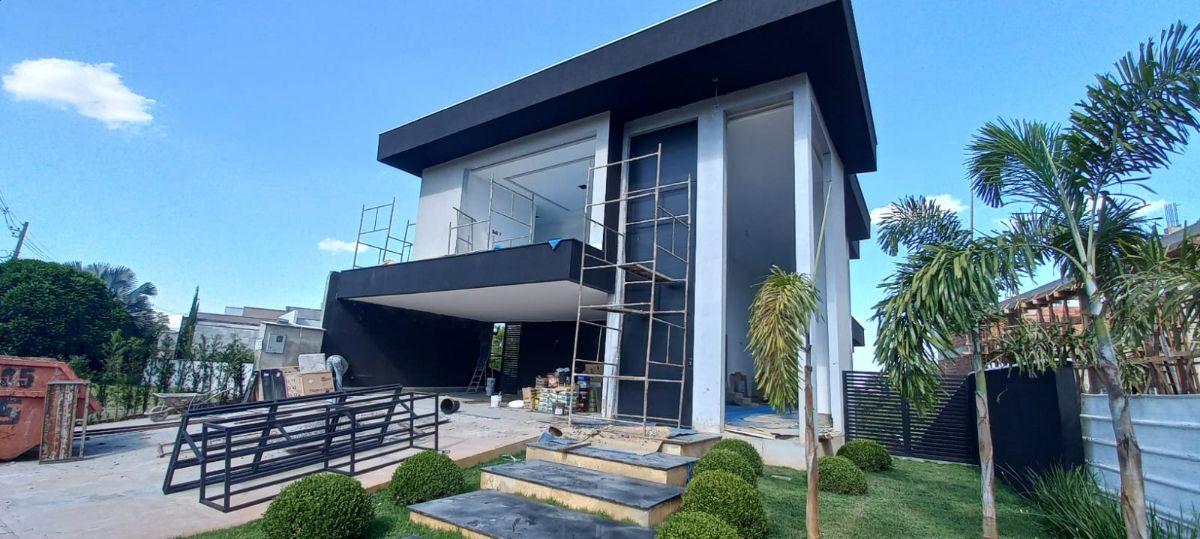 Cond. horizontal casa com 4 quartos à venda, 560.0m²