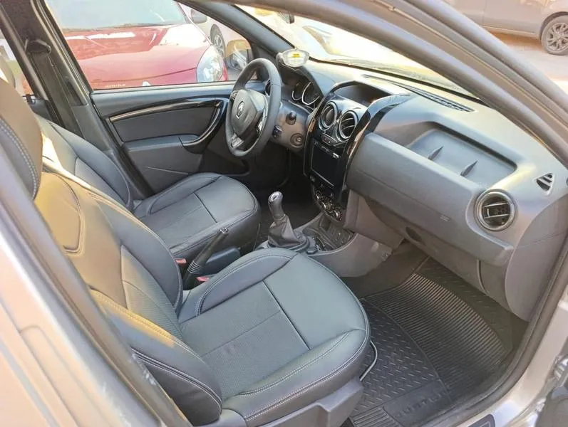 RENAULT DUSTER