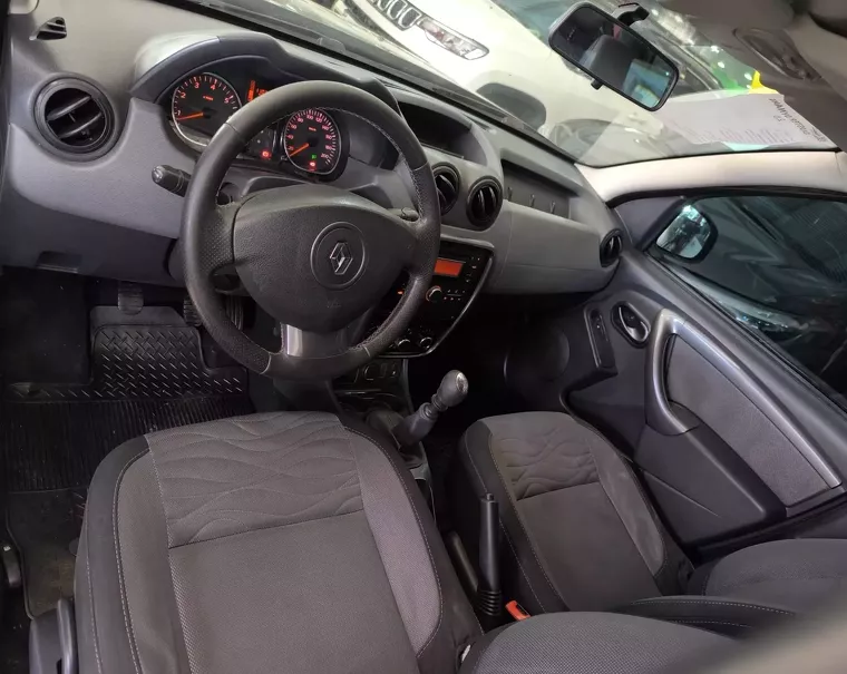 RENAULT DUSTER