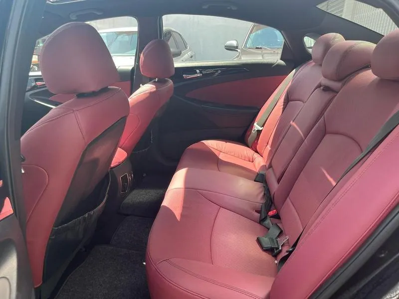 HYUNDAI SONATA