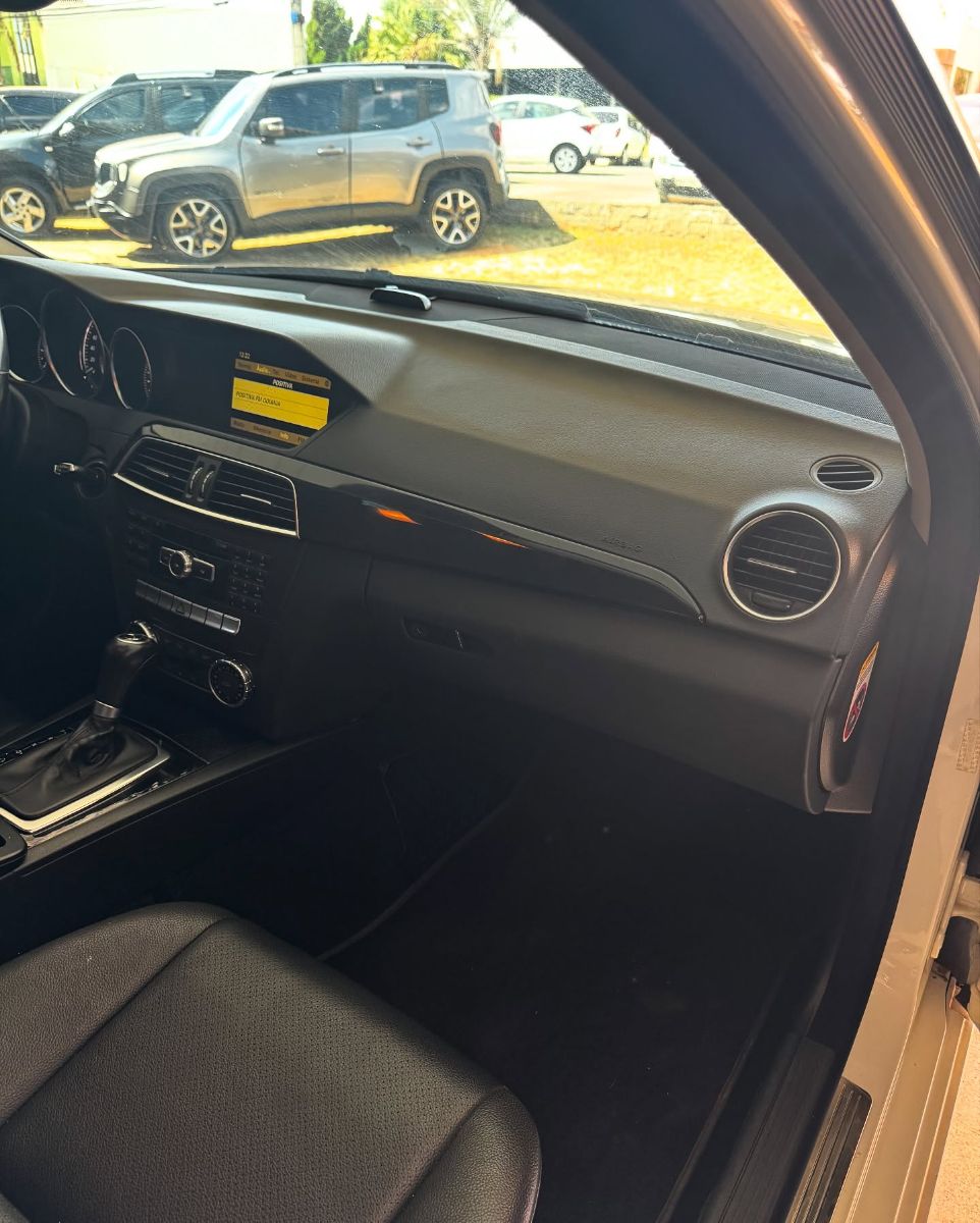 MERCEDES-BENZ C-180