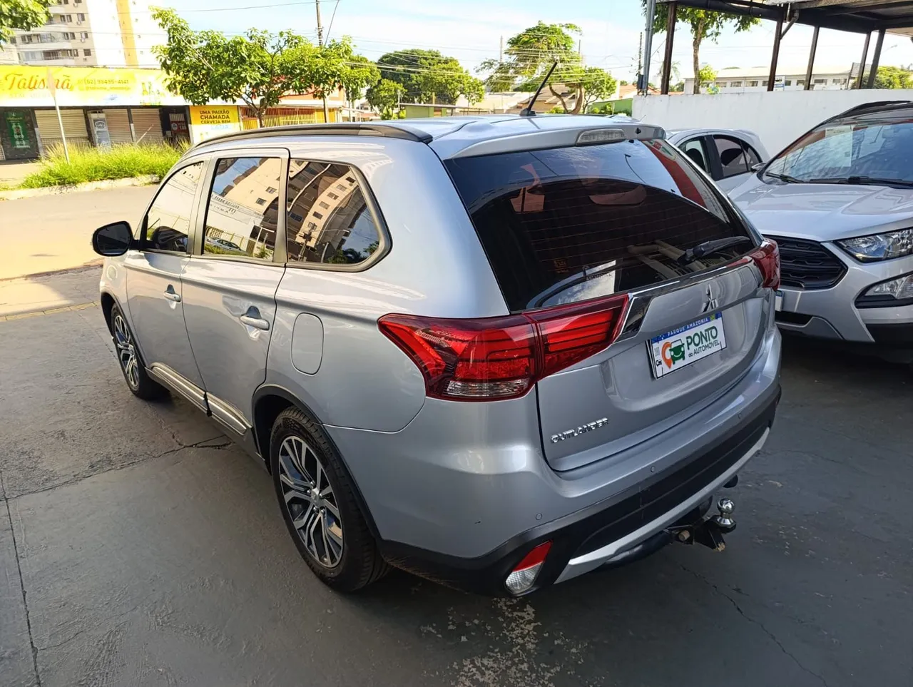 MITSUBISHI OUTLANDER