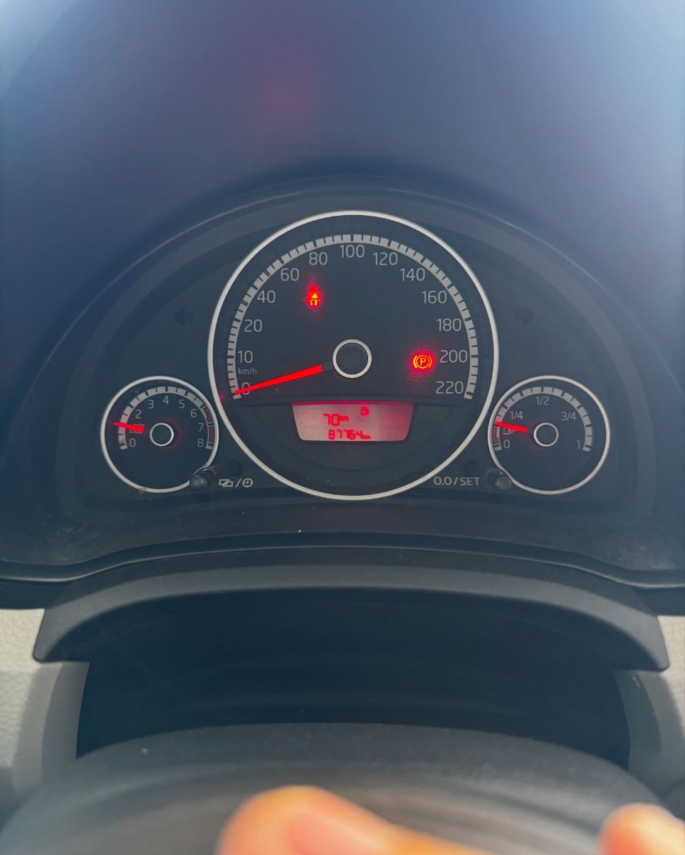 VW - VOLKSWAGEN UP!