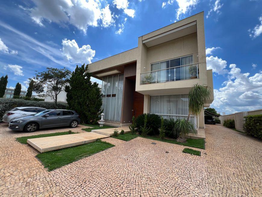 Cond. horizontal casa com 4 quartos à venda, 730.0m²