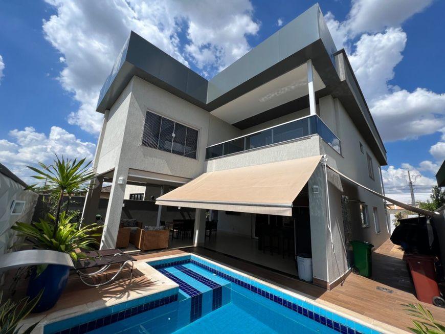 Cond. horizontal casa com 4 quartos à venda, 300.0m²