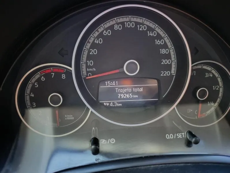 VW - VOLKSWAGEN UP!