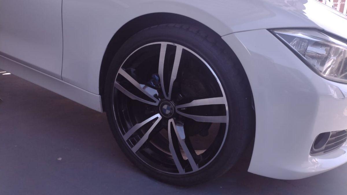 BMW 320I