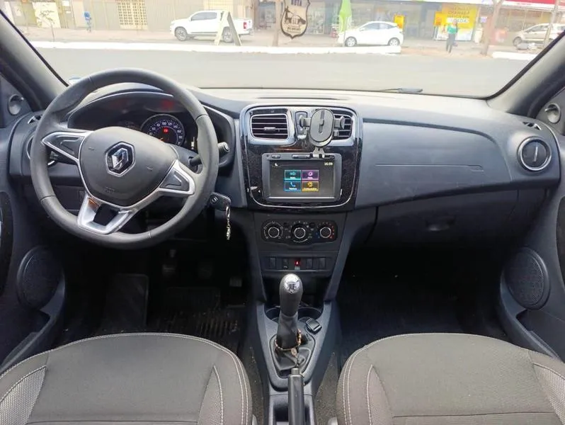 RENAULT LOGAN